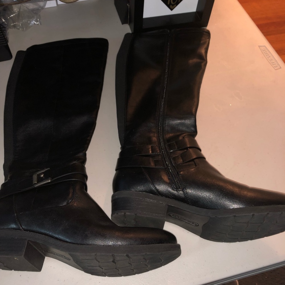Amazing Black Boots By BareTraps Sz 7 NWOT